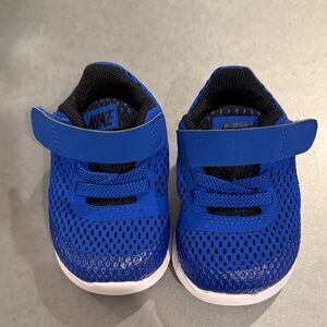 Nike Kids Royal Blue Mesh Velcro Sneakers
